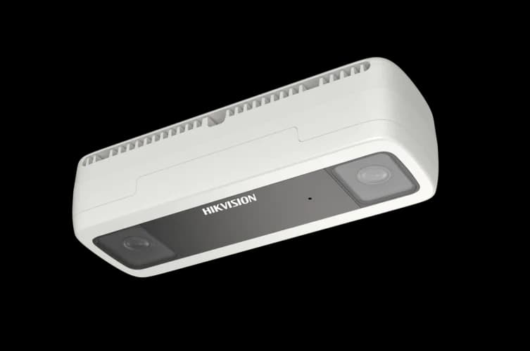 CAMARA IP CONTEO DE PERSONAS DE 2 LENTES 2MM